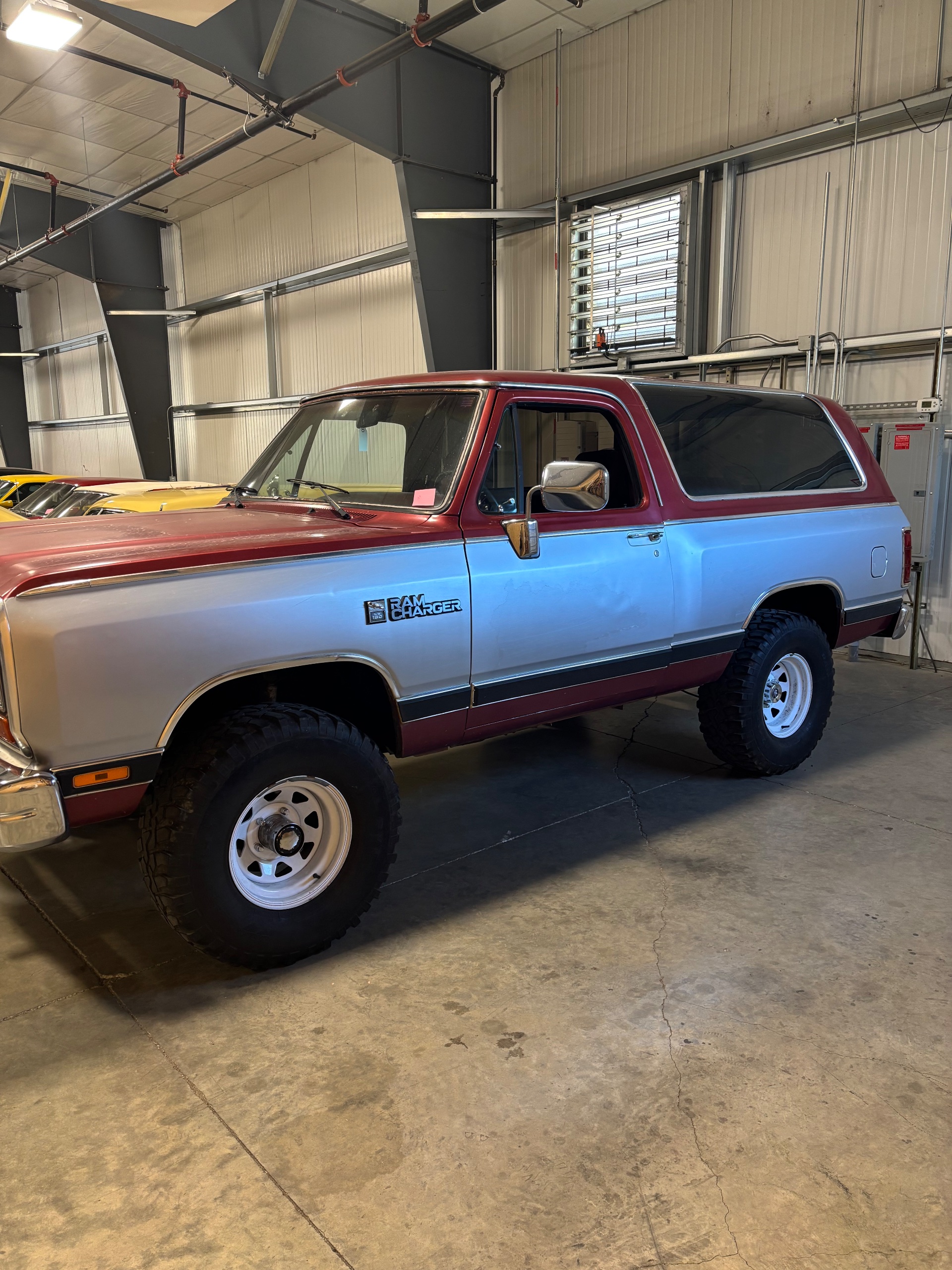 1989 Dodge Ram Charger thumbnail 2