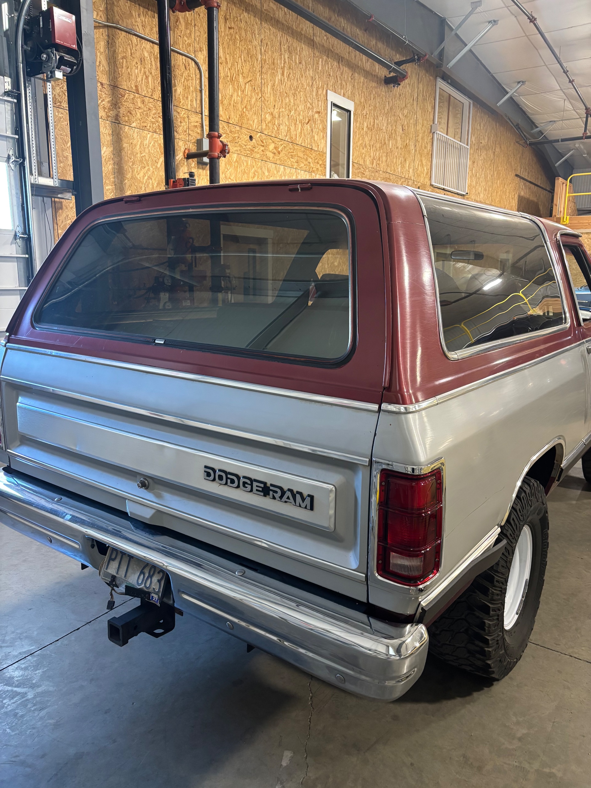 1989 Dodge Ram Charger thumbnail 3