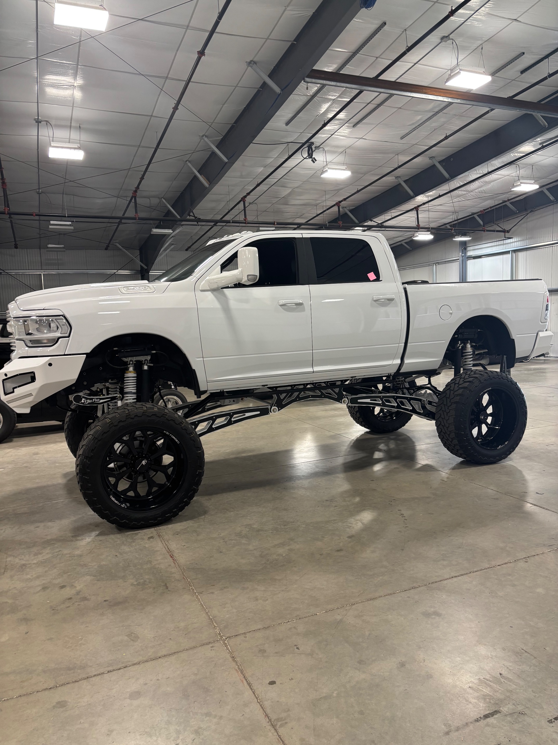 2021 Ram 2500 Lonestar Night Edition thumbnail 2