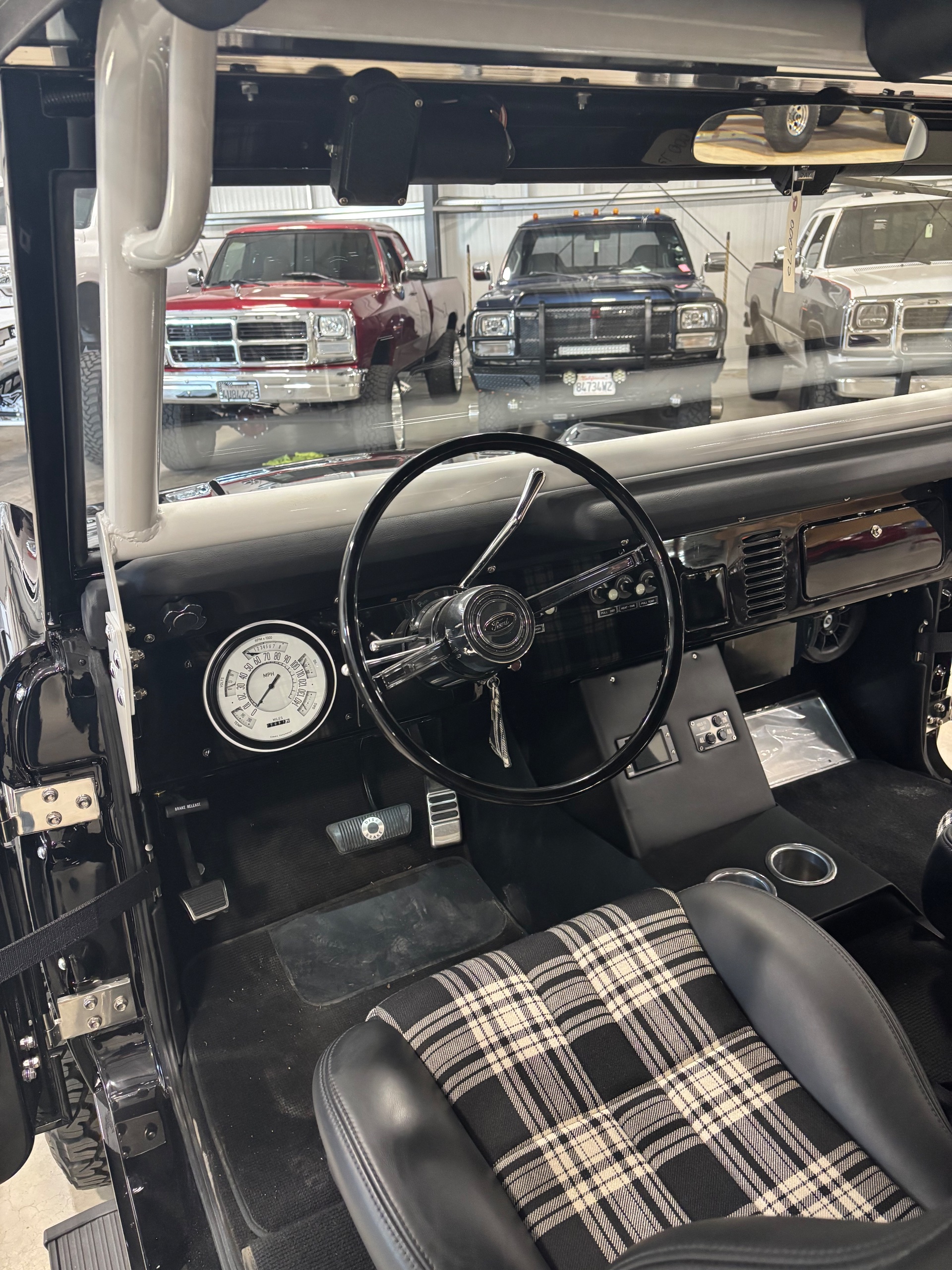 1968 Ford Bronco thumbnail 16
