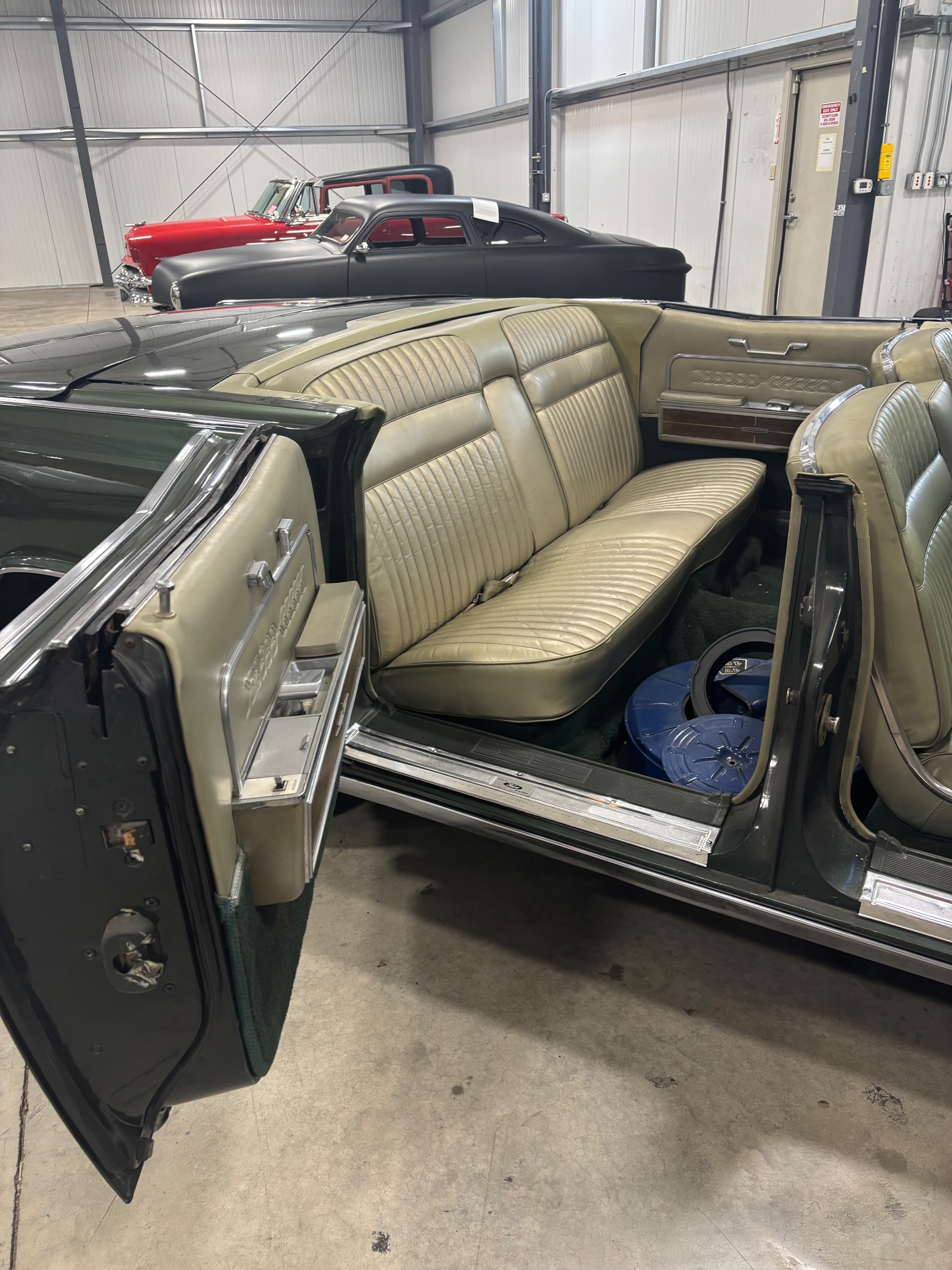 1966 Lincoln  Continental Convertible  thumbnail 11